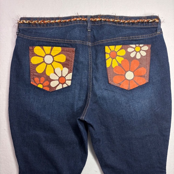 Old Navy Diva Jeans Hand Painted Mod Retro Flower Yellow Orange 70s Boho Plus 20 - Picture 6 of 11